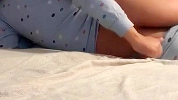 Lebanese woman takes pants down to expose XXX shaped butt in bed