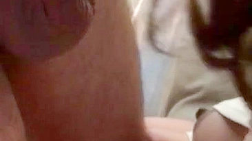 Amateur Lebanese girl poses for XXX video when sucking lover's dick