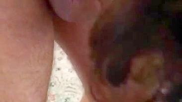 Amateur Lebanese girl poses for XXX video when sucking lover's dick