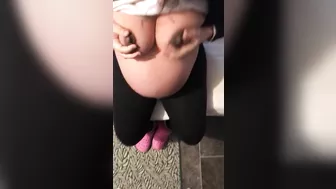 Amateur XXX video of pregnant Egyptian mom showing off big breasts