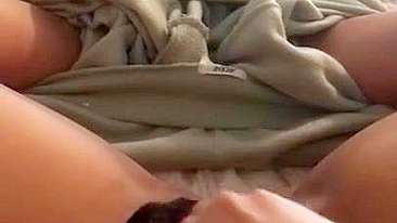 Arabian mom moans when playing with her XXX pussy in amateur clip