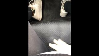 Slutty amateur chick masturbates in the car in amateur Aribic XXX clip