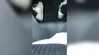 Slutty amateur chick masturbates in the car in amateur Aribic XXX clip