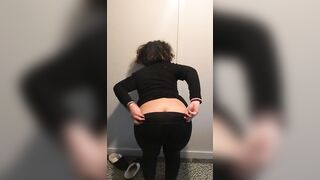 Curvy Iraqi XXX chick demonstrating her big booty for the camera