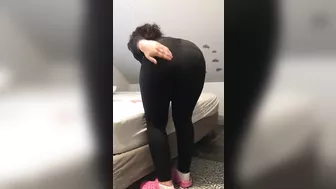 Amateur Lebanese XXX babe demonstrates her big ass for the camera
