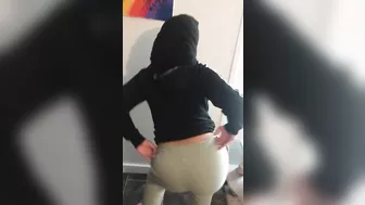 Playful Syrian XXX girlfriend shakes her booty before taking dick