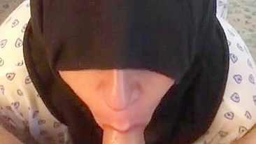 Muslim XXX girlfriend gets on the knees to blow lover's thick dick