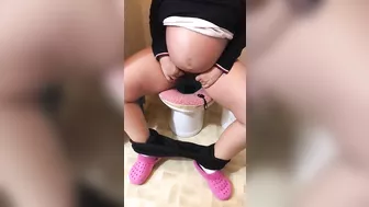 Turkish XXX video of pregnant mom peeing for fans in the toilet Turkish XXX video of pregnant mom peeing for fans in the toilet