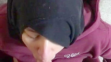 Dressed Arabic XXX mom in hijab pleases the man with deepthroating