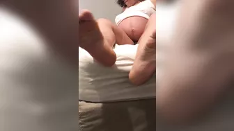 Pregnant Arabic chick teases her webcam XXX fans with her cute feet Pregnant Arabic chick teases her webcam XXX fans with her cute feet