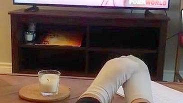 Turkish XXX girl enjoys watching lesbian porn while BF isn't at home