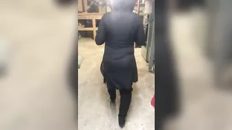 Muslim XXX chick demonstrates her thick yummy ass for the camera