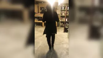 Muslim XXX chick demonstrates her thick yummy ass for the camera