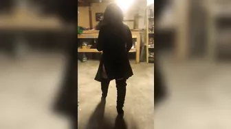 Muslim XXX chick demonstrates her thick yummy ass for the camera