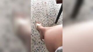 Arab mom needs to have her XXX feet worshiped by submissive hubby