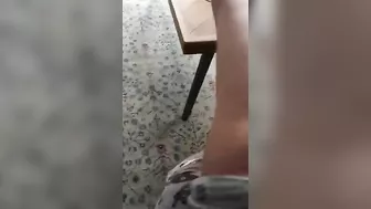 Arab mom needs to have her XXX feet worshiped by submissive hubby