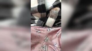 Dressed Iranian XXX mom pulls panties aside to take man's dick deep