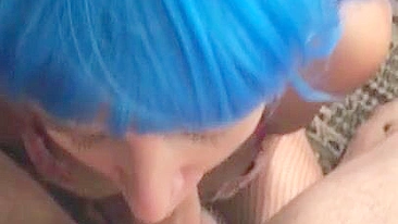 Emo XXX hottie with blue hair deepthroats her man in amateur clip