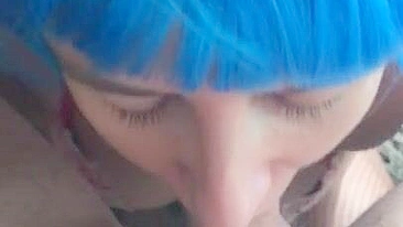 Emo XXX hottie with blue hair deepthroats her man in amateur clip