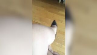 Syrian XXX mom reveals her sexy feet in shoes and teases her man