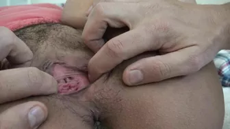 Lustful boyfriend stretches and licks Arab babe's XXX pussy on the camera