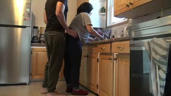 Chubby Egyptian XXX maid gets her asshole pounded in the kitchen