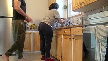 Chubby Egyptian XXX maid gets her asshole pounded in the kitchen