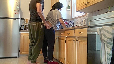 Chubby Egyptian XXX maid gets her asshole pounded in the kitchen