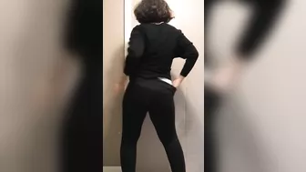 Amateur Persian wench wants anal sex and shakes her XXX ass on cam