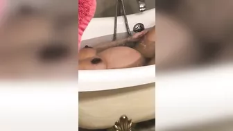 Perverted dude spies on pregnant Arabic XXX stepsis in the bathroom