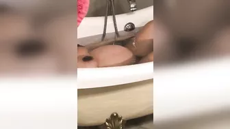 Perverted dude spies on pregnant Arabic XXX stepsis in the bathroom