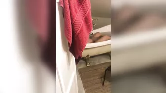 Perverted dude spies on pregnant Arabic XXX stepsis in the bathroom