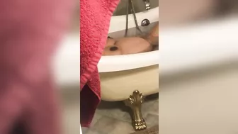 Perverted dude spies on pregnant Arabic XXX stepsis in the bathroom