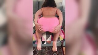 Moroccan mom is ready for anal and shakes XXX ass in pink panties