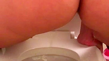 Egyptian amateur close-up of horny XXX mom peeing in the toilet