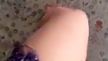 Young Arab woman shakes asshole filming herself doing XXX belly dance
