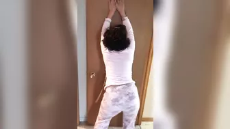 Maroc pussy allows her XXX fucker to score the opening from behind