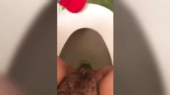 Egyptian mom is happy allowing herself to enjoy pissing in solo XXX video