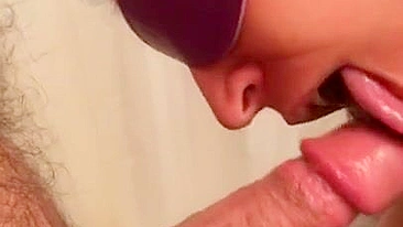 Tunisian mom with blindfold pleases XXX fuckstick with mouth on camera