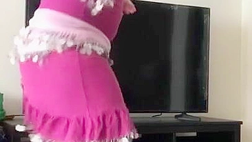Amateur Palestinian XXX actress performs belly dance and shakes her back door