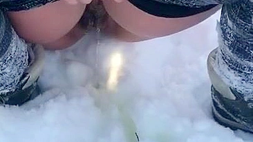 Pissing on show is XXX dream of Muslim mom who does it till last drop