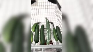 Arab mom gladly takes cucumbers of different size for XXX show at home