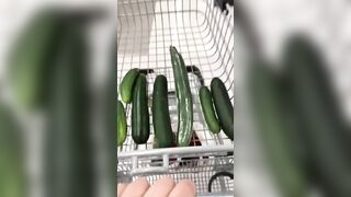 Arab mom gladly takes cucumbers of different size for XXX show at home