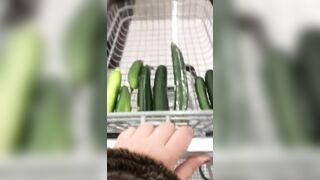 Arab mom gladly takes cucumbers of different size for XXX show at home