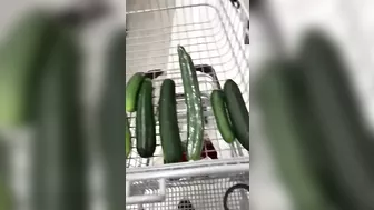 Arab mom gladly takes cucumbers of different size for XXX show at home Arab mom gladly takes cucumbers of different size for XXX show at home