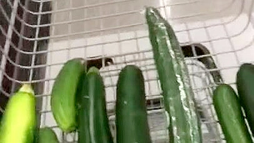 Arab mom gladly takes cucumbers of different size for XXX show at home