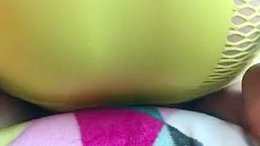 Egypt mom in a yellow dress flashes her XXX body parts on the bed