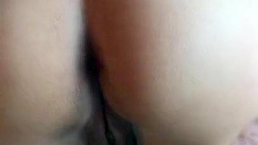 Amateur mom in hijab peels off panties to stretch XXX ass and twat