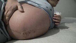 Tunisian pregnant mom shows off her big XXX belly for amateur clip