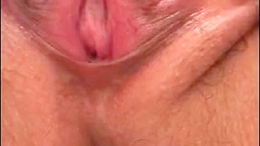 Sexy close-up view of Arabic XXX pussy ready to get properly fucked